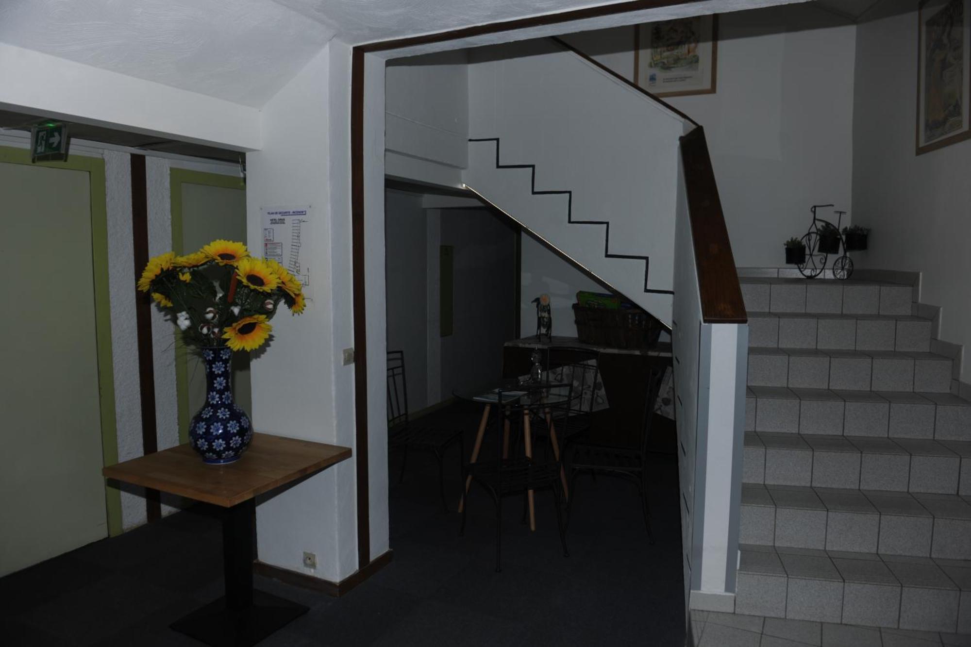 Hotel Restaurant Cirius Montrond-les-Bains Exterior foto